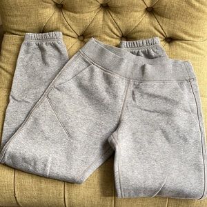 Ivivva joggers/sweatpants